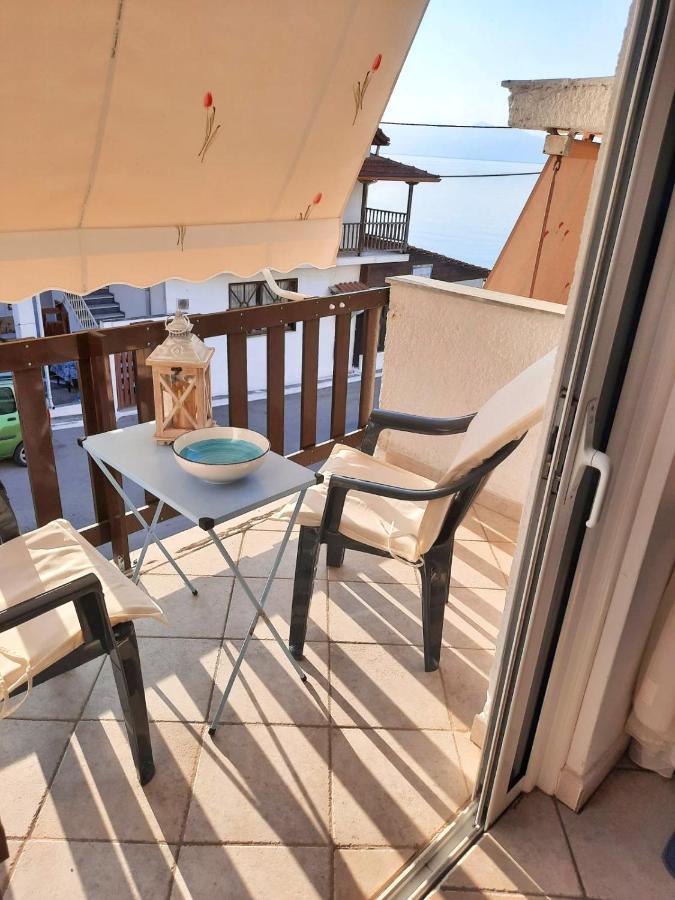 Beautiful Seaside Studio Akrata Exterior foto